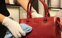 Cách làm sạch túi da bị mốc đơn giản Cách làm sạch túi da bị mốc đơn giản