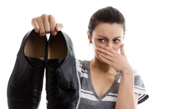 Mẹo hay loại bỏ mùi hôi ở giày hiệu quả Mẹo hay loại bỏ mùi hôi ở giày hiệu quả