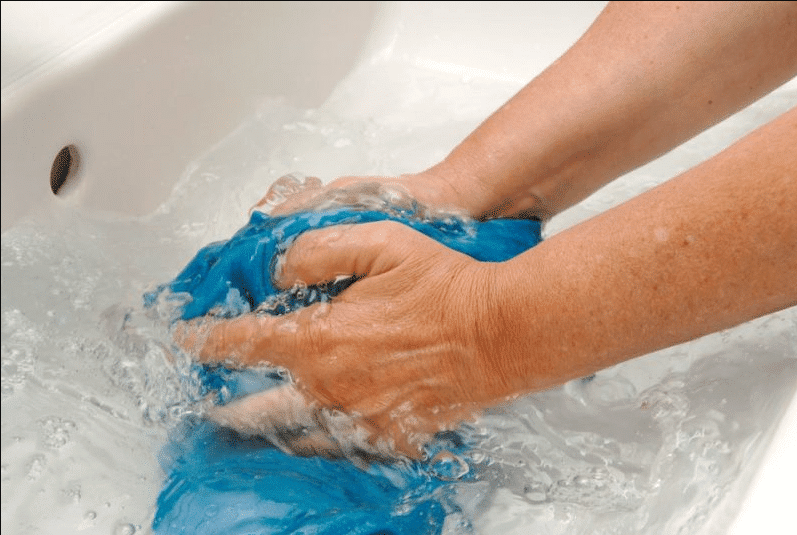 Cách giặt đồ mới mua không ra màu Cách giặt đồ mới mua không ra màu