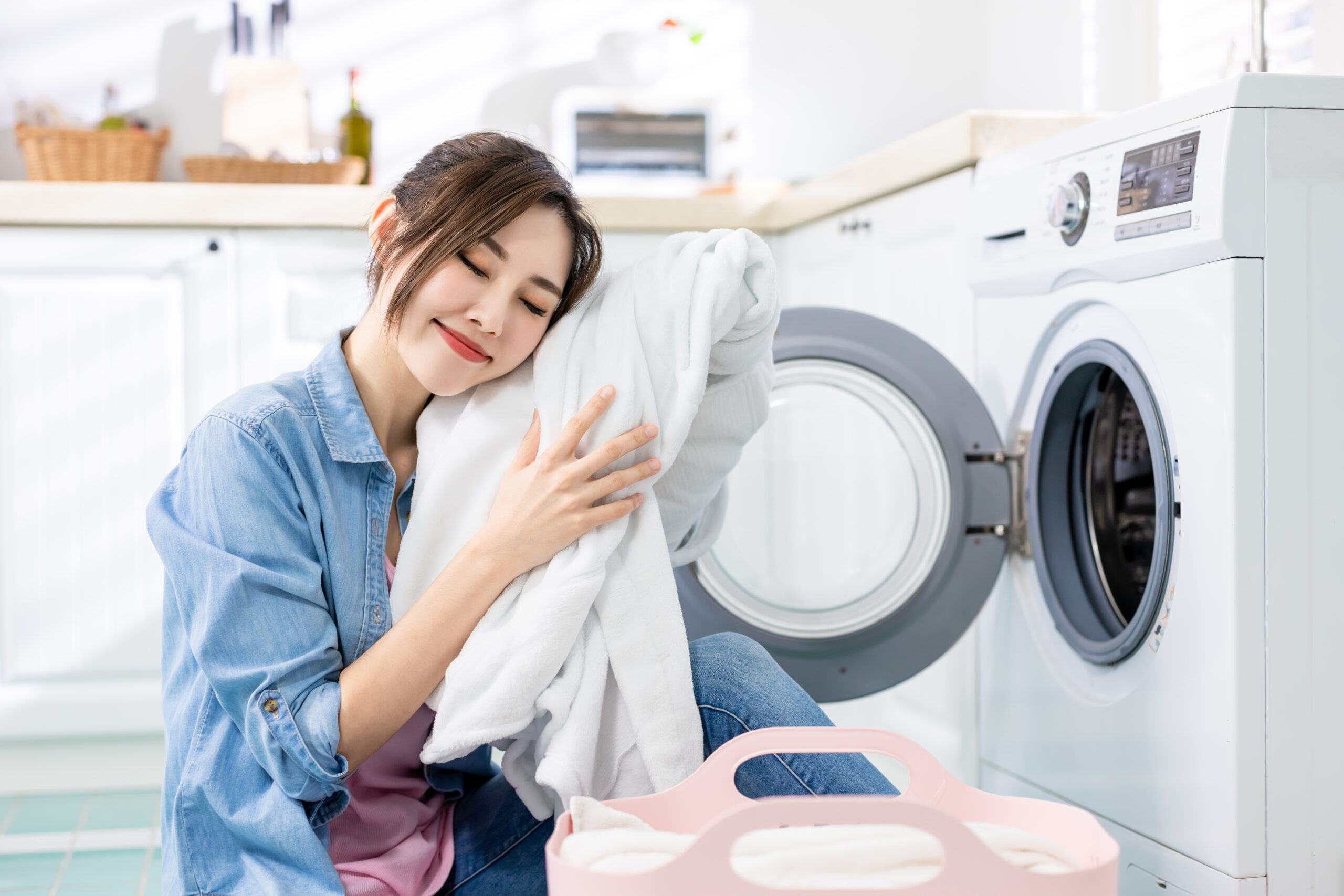 Cách giặt quần áo nhanh khô cho những ngày mưa gió.