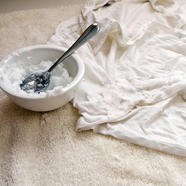 Cách tẩy trắng quần áo bị ố vàng