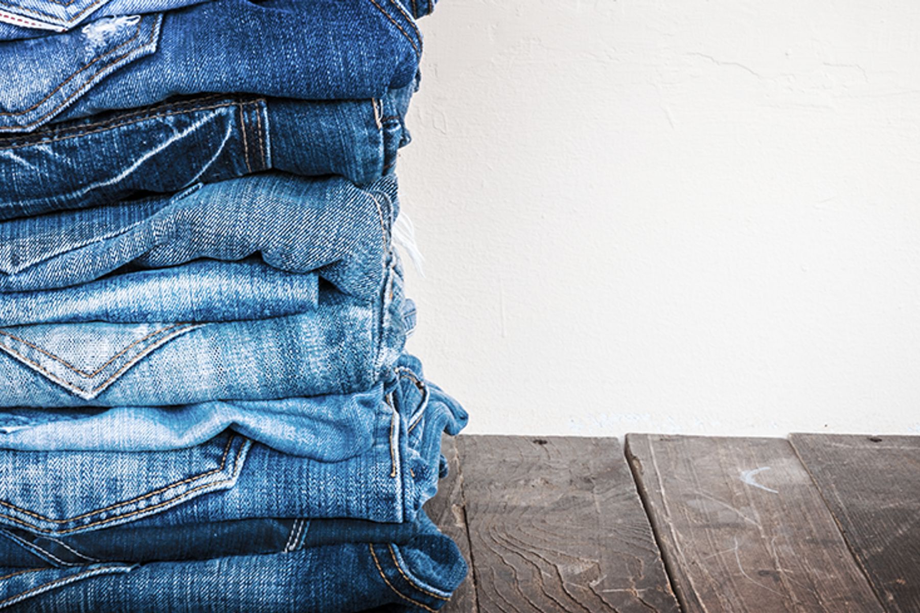 Cách giặt quần jeans bằng máy giặt không phai màu Cách giặt quần jeans bằng máy giặt không phai màu