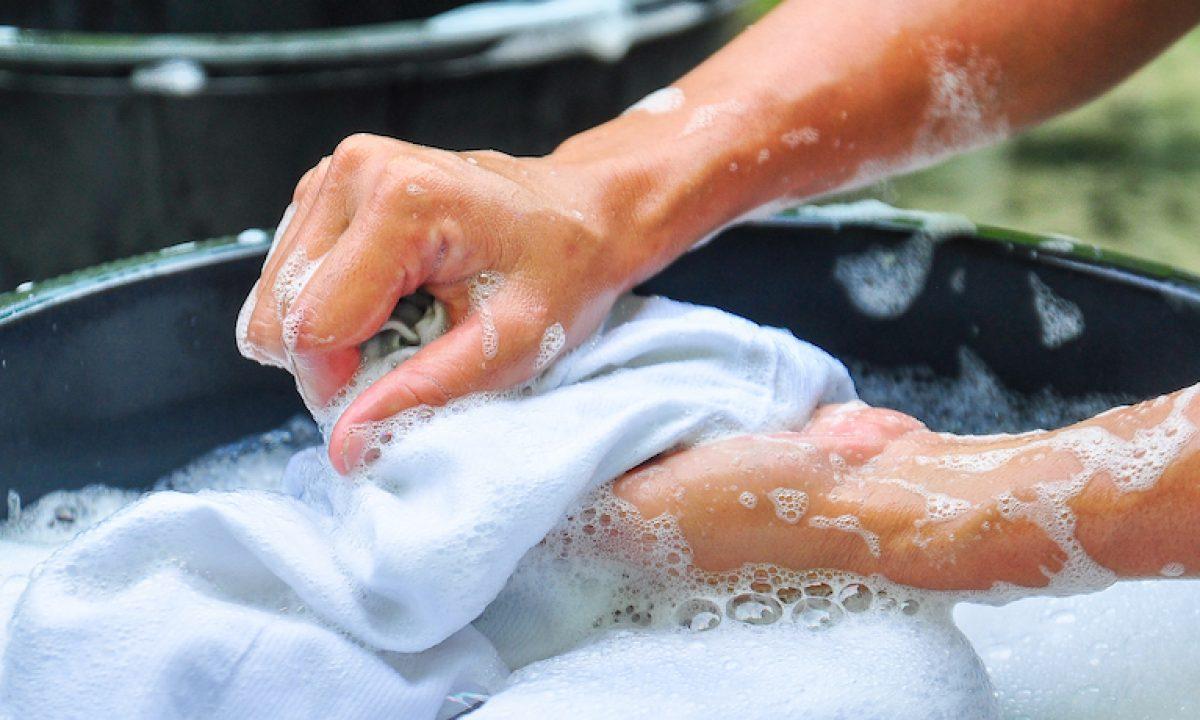 Có nên giặt quần áo bằng sữa tắm?
